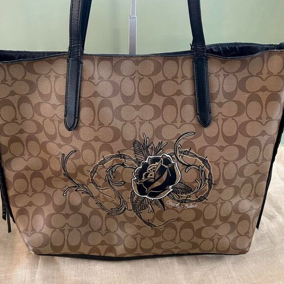 Coach Chelsea Champlain Animation Tattoo Roses Signature C Large Tote F76778 - Picture 1 of 6